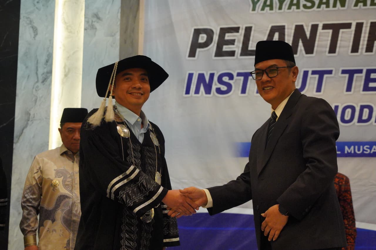 Rektor ITG Garut Hilmi Aulawi Resmi Dilantik, Targetkan Kampus Jadi Pusat Inovasi AI untuk Pelayanan Publik