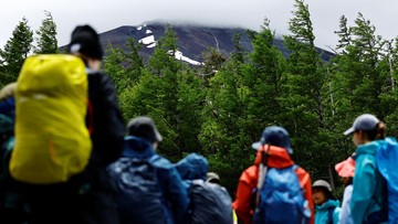 Pendaki Jerman Mabuk Ketinggian di Gunung Fuji, Dievakuasi Tim Penyelamat Shizuoka