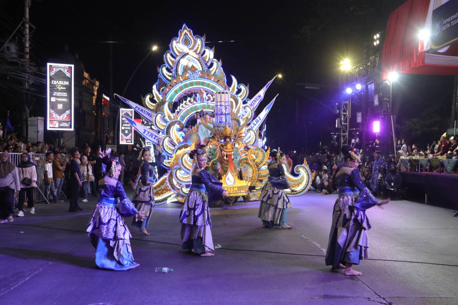Tegal Night Carnival 2026 Tampilkan 15 Grup Musik Daul Madura, Ribuan Warga Padati Jalan Gajah Mada
