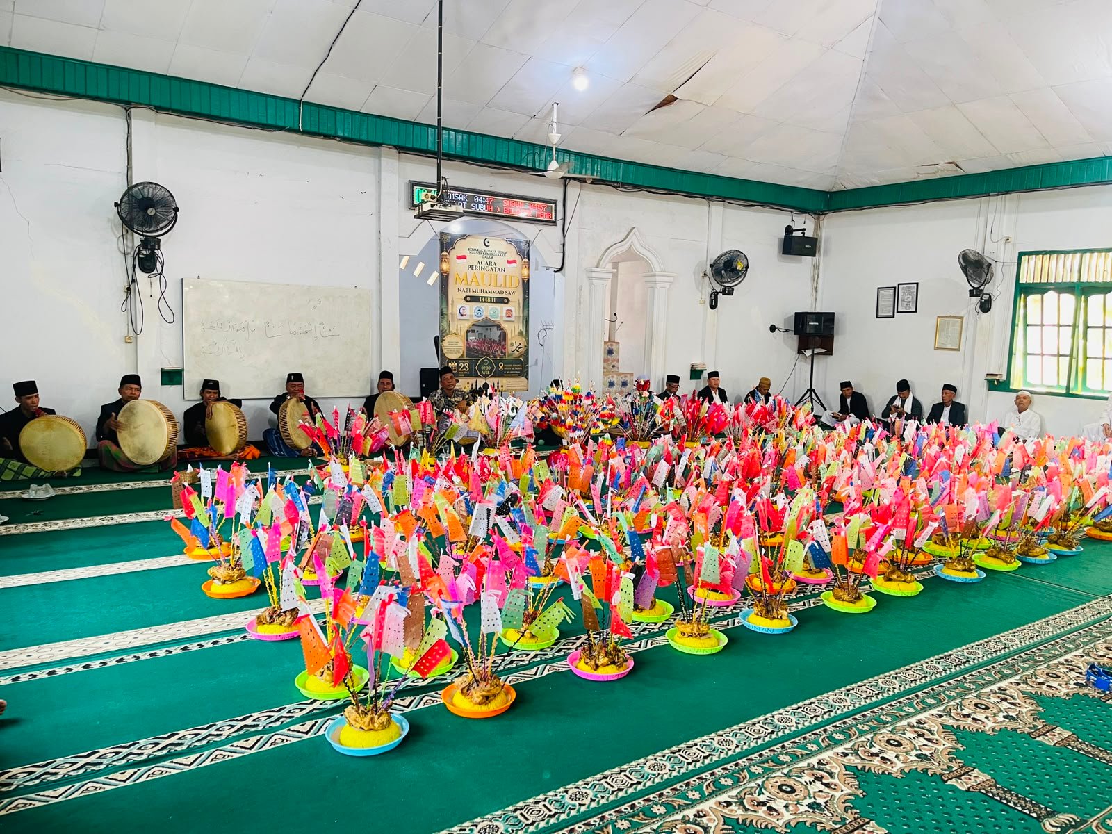 Ratusan Nasi Jambar Diarak Warga Talang Kering Menuju Masjid Jelang Maulid Nabi, Tradisi Suku Lembak Tetap Lestari