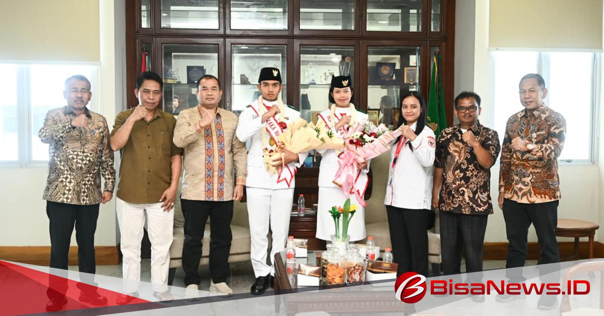 Pj Sekdaprov Sumut Timur Tumanggor Sambut Dua Paskibraka Nasional Asal Toba, Titip Pesan untuk Pelajar Lain