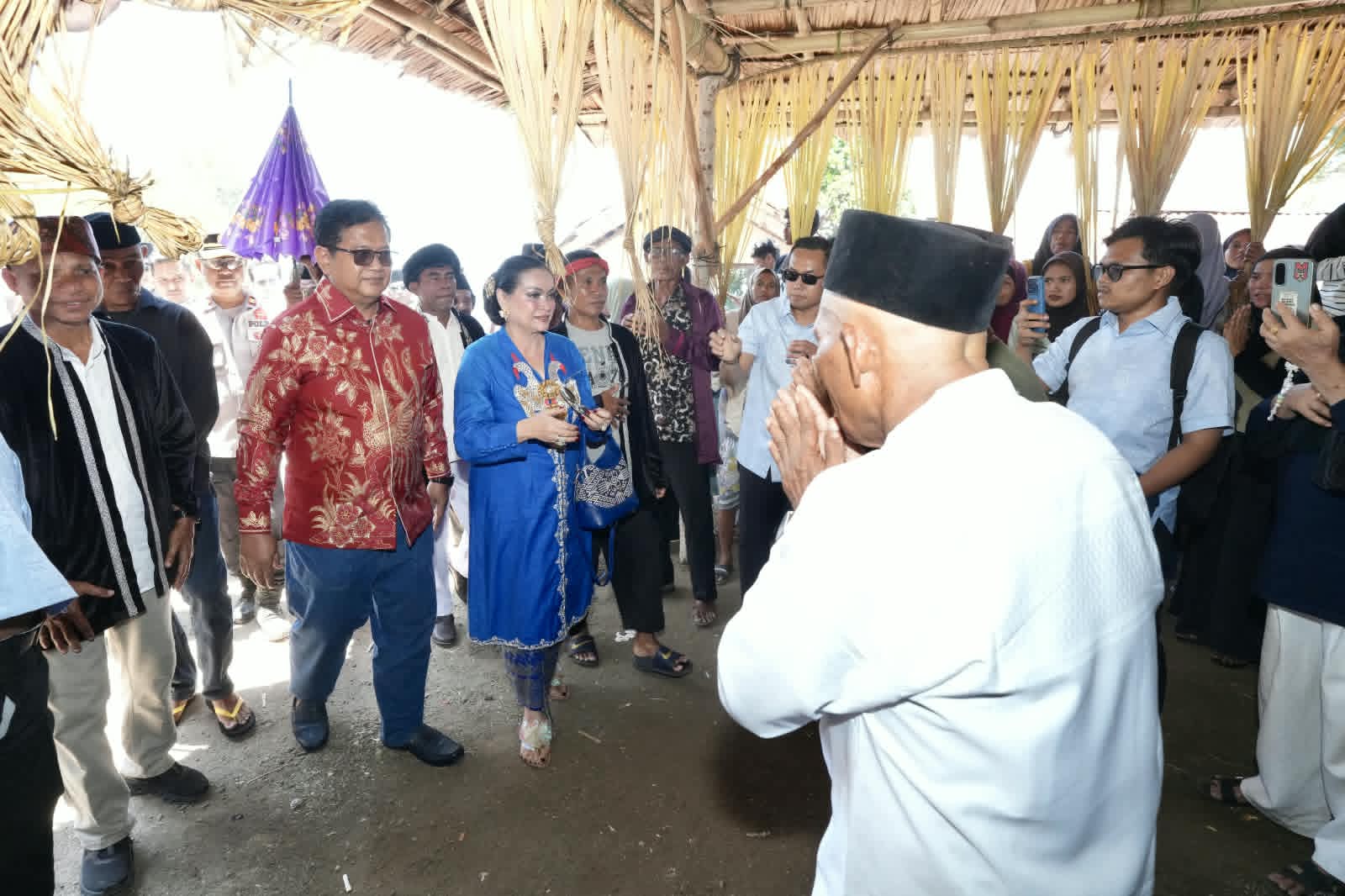Wakil Menteri Transmigrasi Viva Yoga Mauladi Hadiri Pesta Adat Tari Salai Jin di Pulau Hiri Ternate
