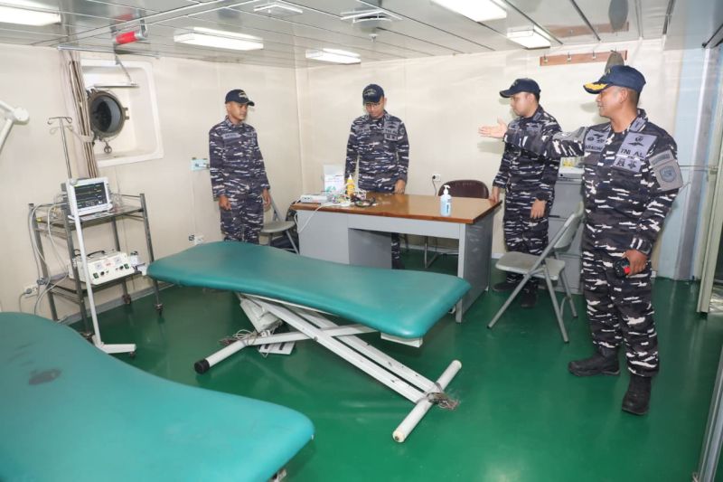 KRI dr. Soeharso Tiba di Pelabuhan Reo, 21 Pasien Korban Gempa M 7,7 Manggarai NTT Sudah Ditangani