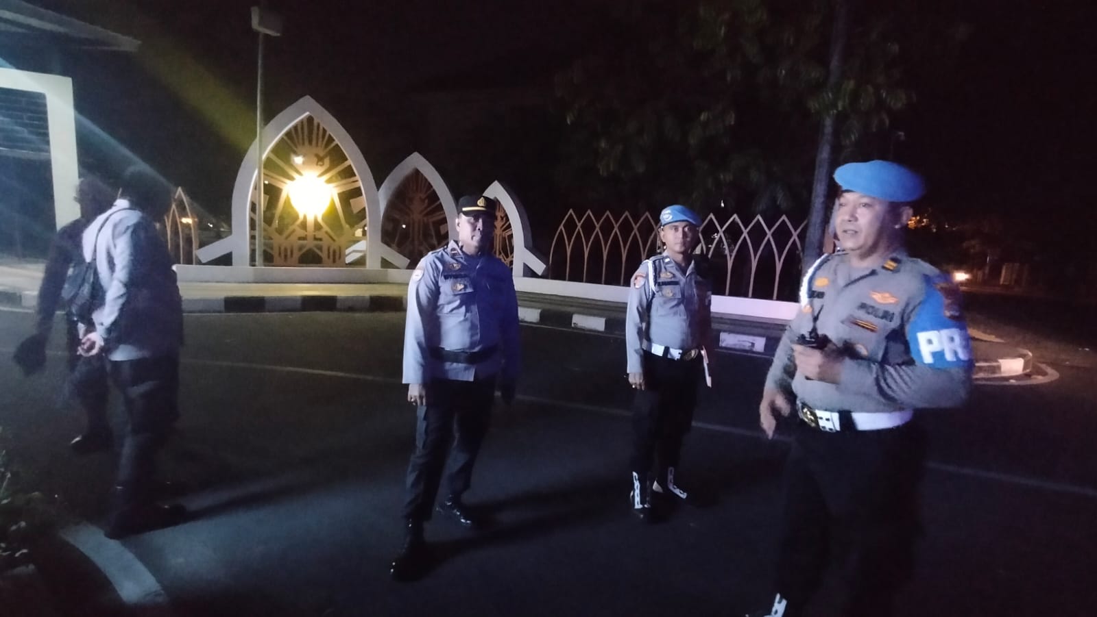Patroli Rinjani Presisi Polda NTB Sambangi Jalan Pemuda Gomong Mataram, Warga Diajak Aktif Cegah Curanmor