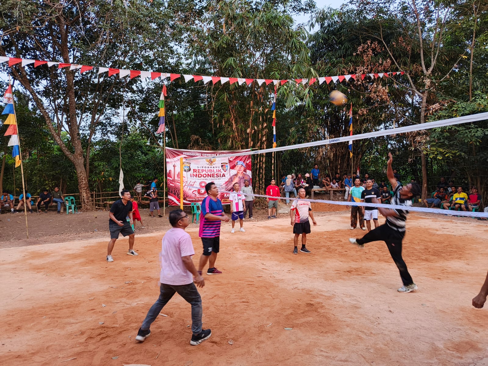 Tim Voli PWI Kepri dan Bid Propam Polda Kepri Tembus Semi Final Turnamen Kabid Propam di Batam