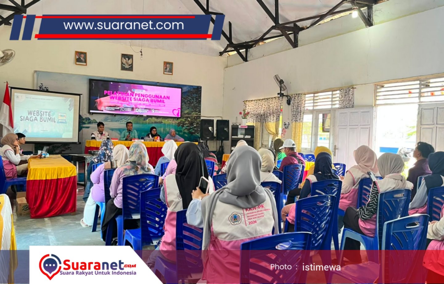 Mahasiswa UNG Latih Bidan dan Kader Desa Isimu Selatan Gunakan Website Siaga Bumil untuk Skrining Risiko Kehamilan