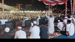 5.000 Warga Batam Padati Dataran Engkuputri di Batam Berselawat ke-2, Ribuan Ponsel Terangi Malam