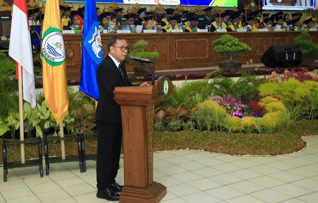Bupati Halmahera Tengah Beberkan Transformasi Fiskal di Wisuda Unkhair, PAD Naik ke Rp396 Miliar