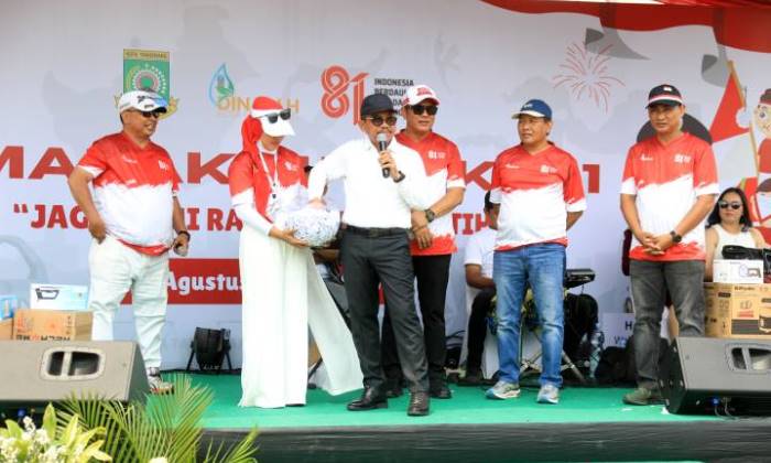Petugas Kebersihan Taman Potret Tangerang Ubaedillah Raih Hadiah Umrah dari Wali Kota Sachrudin di HUT ke-81 RI
