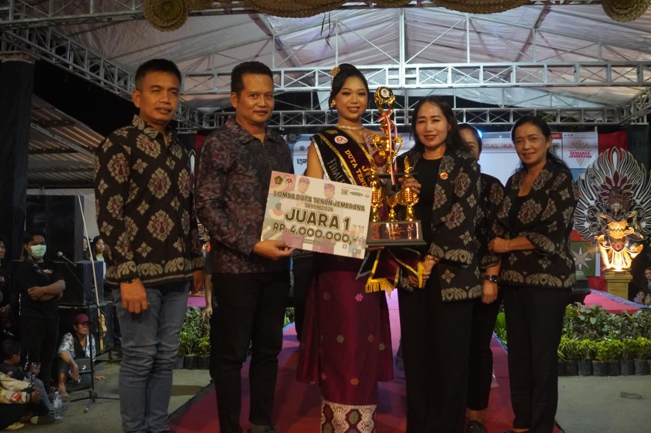 Bawa Tenun Jembrana Jadi Gaya Hidup Gen Z, Anak Agung Istri Canakya Kusuma Dewi Terpilih Jadi Duta Tenun 2026