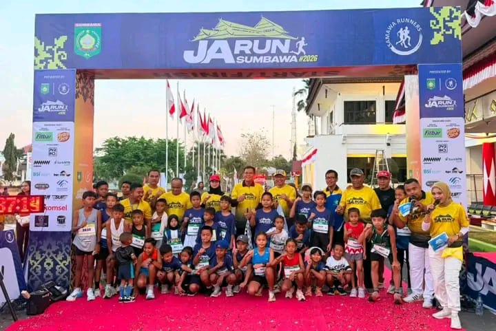 Ratusan Peserta Meriahkan JARun Sumbawa 2026, Bupati Jarot Tekankan Olahraga sebagai Gaya Hidup