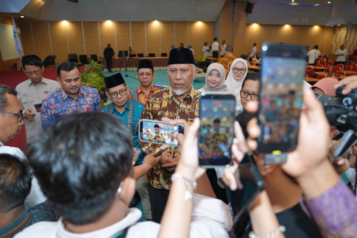 Gubernur Sumbar Mahyeldi Teken Kerja Sama Lintas Sektor untuk Penanganan Pasien Terlantar di RSUP M. Djamil Padang