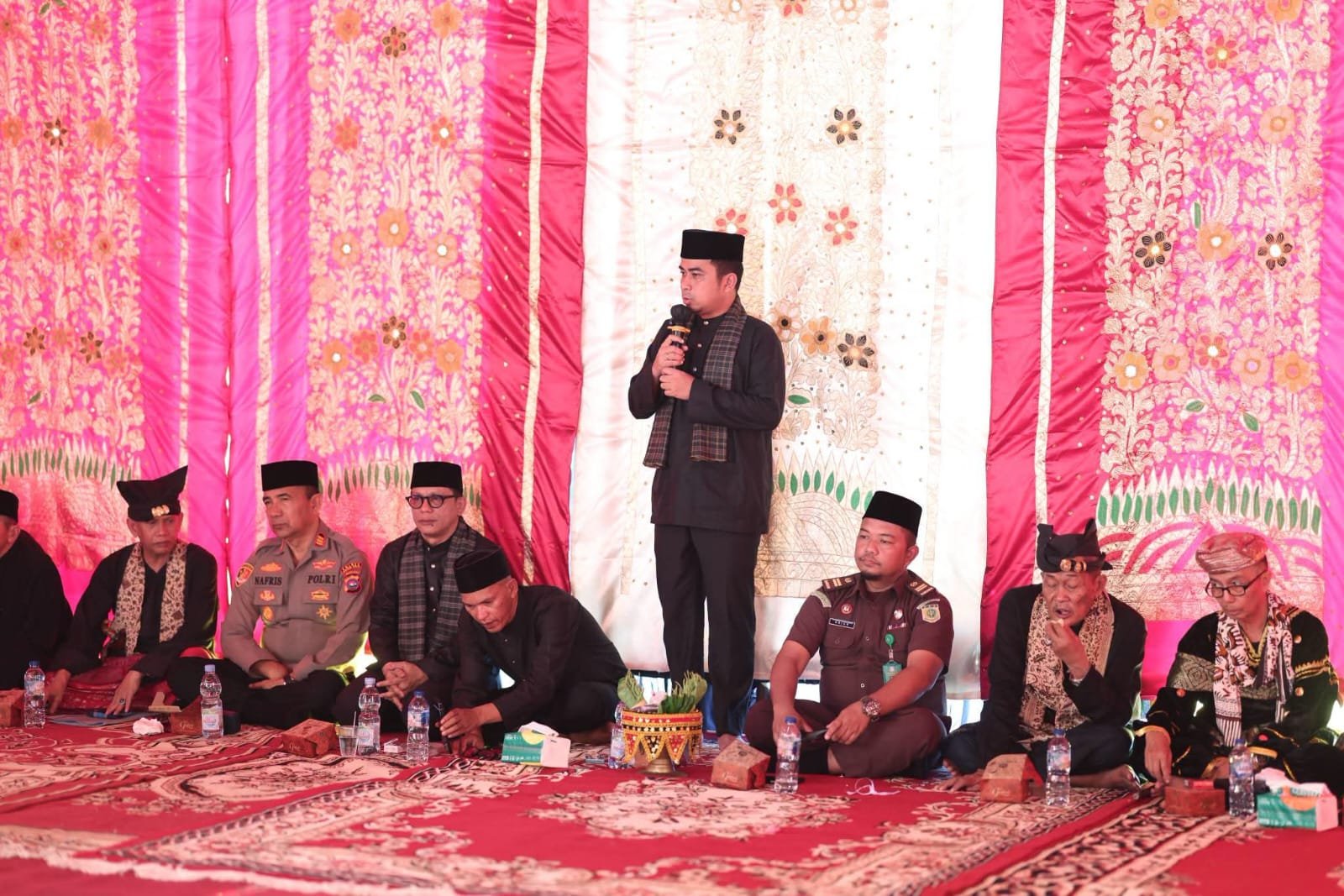 Wali Kota Solok Kukuhkan Pengurus KAN Periode 2026-2031, Sinergi Adat dan Pemerintah Diperkuat untuk Jaga Generasi Muda