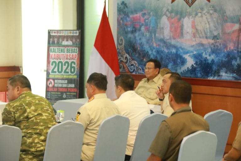 Presiden Prabowo Perkuat Penanganan Karhutla Kalteng, Helikopter Water Bombing dan Mesin Bor Air Dikerahkan ke Palangka Raya