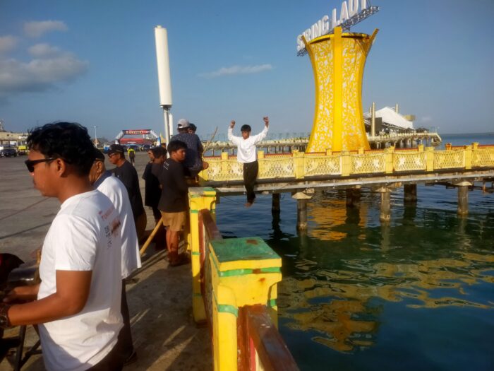 Bukan Sekadar Hiburan, Atraksi 'Batiti Tali' Suku Bajau Samah di Kotabaru Jadi Magnet Wisata Pagi Hari