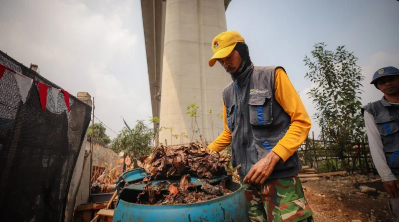Kelurahan Gempol Sari Bandung Olah 200 Kilogram Sampah Organik per Hari Lewat Program Gempolin