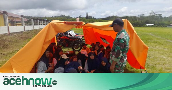 Babinsa Koramil 06/Jagong Komsos Bareng Pelajar SMAN 5 Takengon, Serda Mastholih Tekankan Kedisiplinan dan Kepedulian Lingkungan