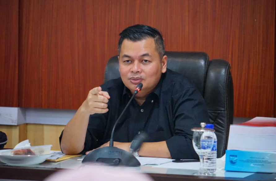 Kabut Asap Makin Pekat di Kota Jambi, Ketua DPRD Dorong Sekolah Diliburkan Siang Ini