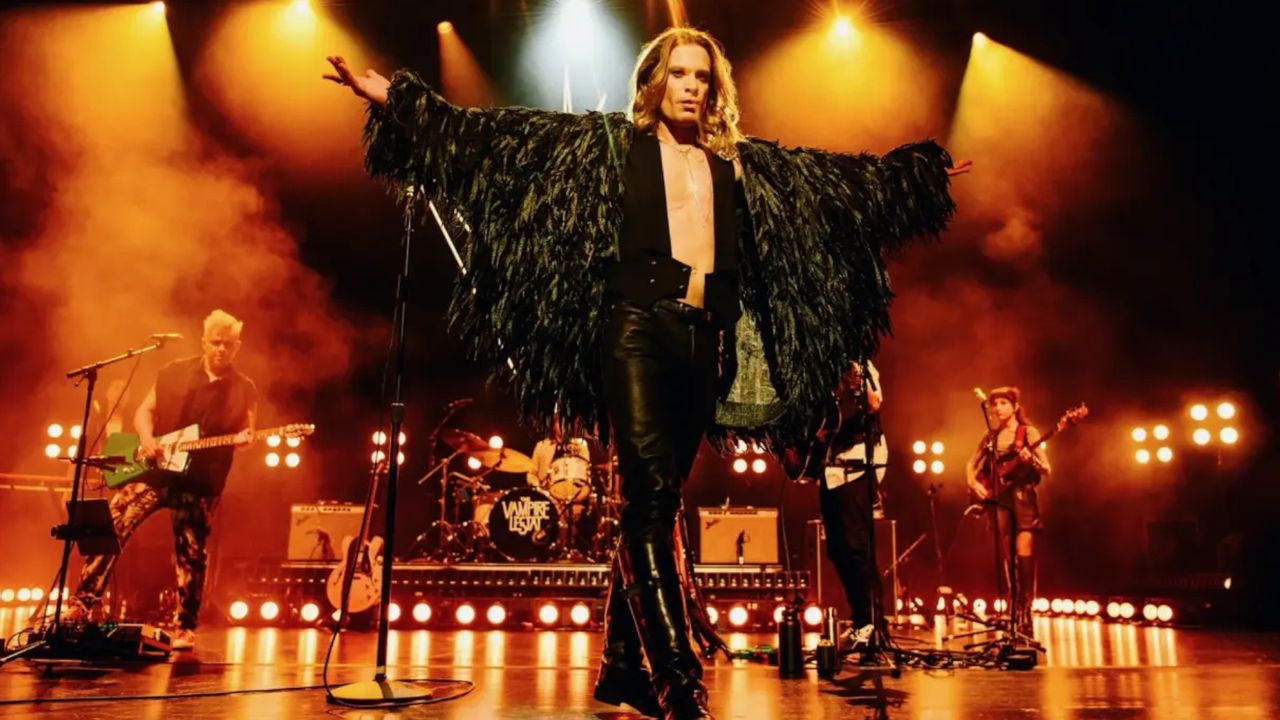 Review Konser The Vampire Lestat di AMC+: Sam Reid Tampil Live, Ini Cara Nontonnya