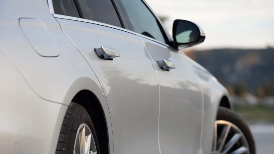 Tesla Jadi Kontributor Terbesar Recall 4,3 Juta Mobil di Tiongkok gegara Gagang Pintu Tersembunyi