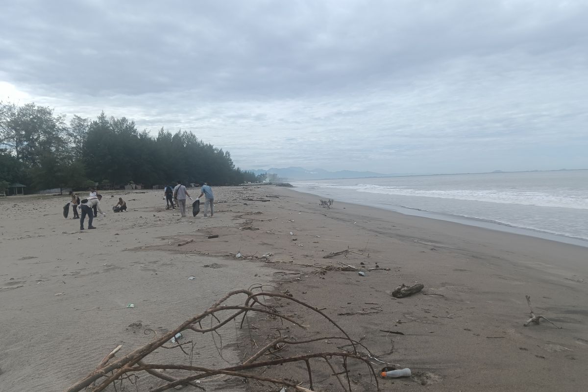 Pantai Sasak dan Air Bangis Pasaman Barat Siapkan Pelayanan Ramah Wisatawan 2026