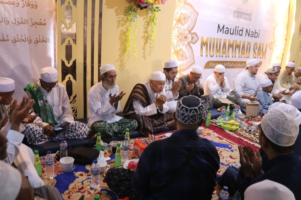 Ribuan Jamaah Padati Maulid Nabi di Ponpes Miftahul Huda Annidzom Kota Tangerang, Habaib Serukan Akhlak Rasulullah