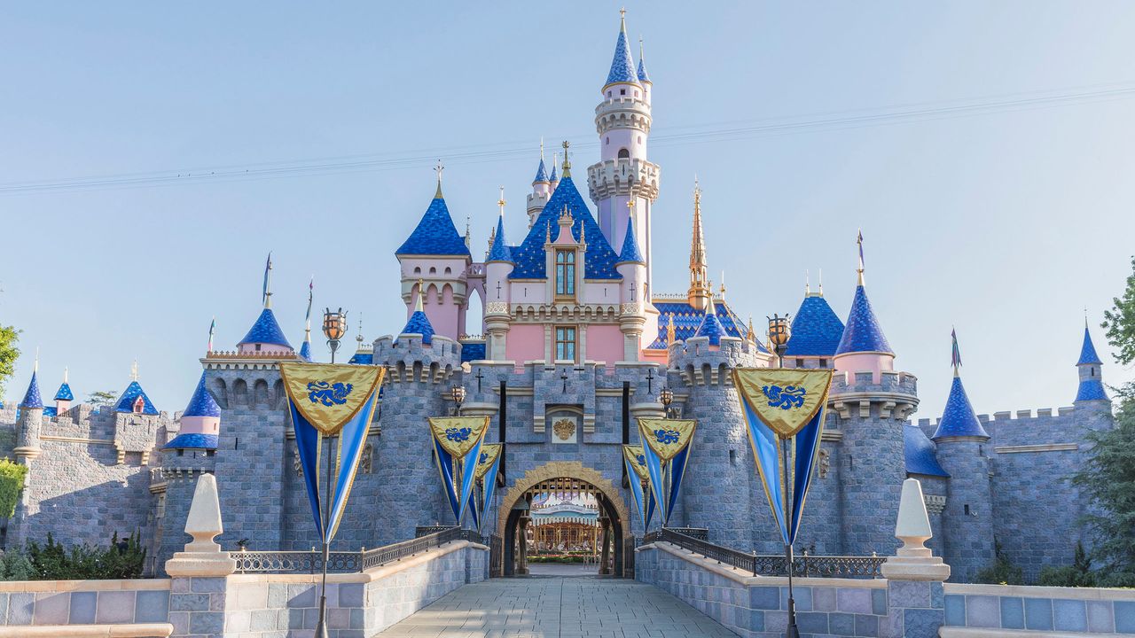 Diskon Tiket Disneyland Agustus 2026: Hotel Diskon 25%, Tiket Anak Rp 800 Ribuan