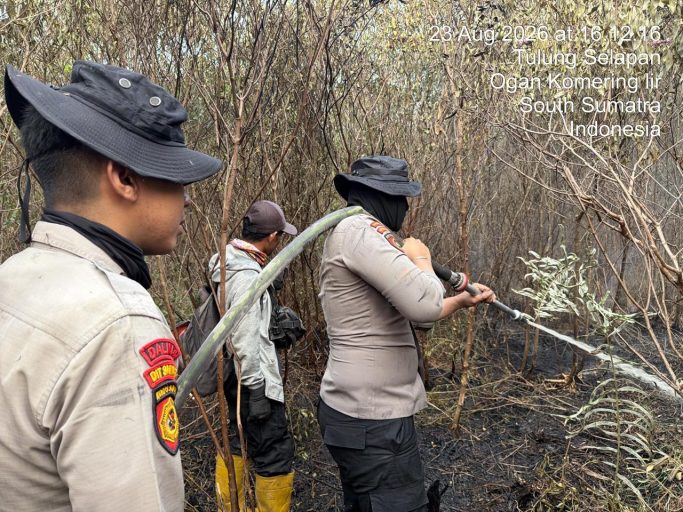 Personel Ops Aman Nusa II Padamkan Karhutla 2 Hektare di Lahan Gambut PT Samora OKI