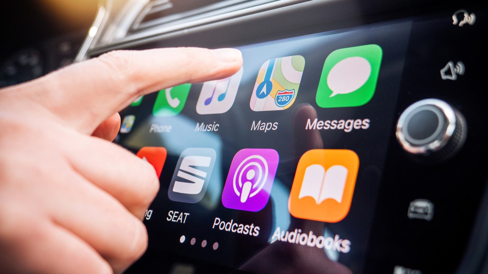 Cara Membuat Siri Lebih Senyap Saat Pakai CarPlay demi Fokus Berkendara