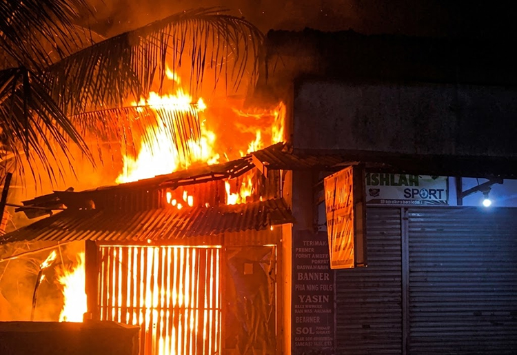 Rumah di Cibungbulang Bogor Ludes Terbakar Dini Hari, Damkar Leuwiliang Dikerahkan ke Lokasi