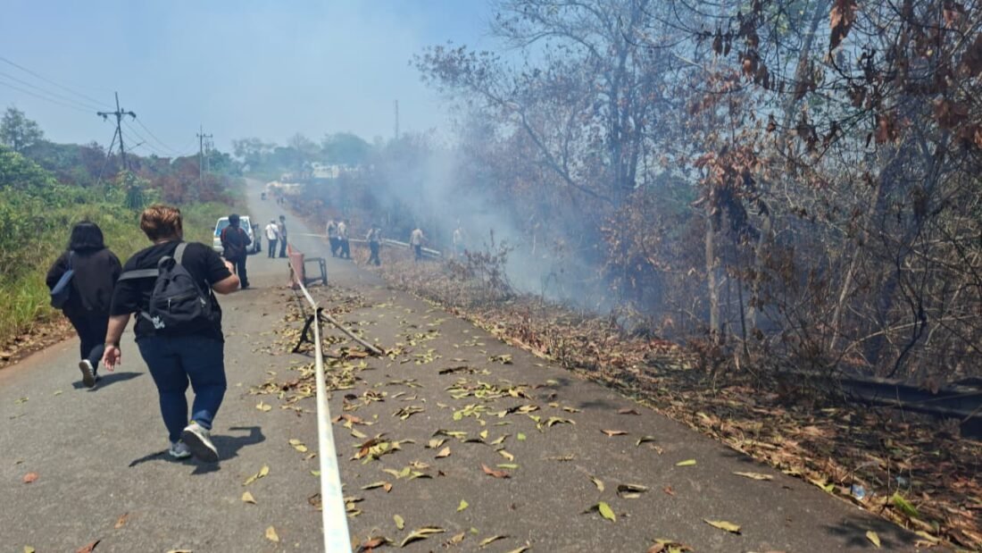 Jalan Amal Lama Tarakan Ditutup Sementara, Bara Batu Bara Diduga Gerus Badan Jalan hingga Keropos