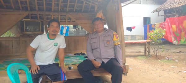 Polsek Maja Polres Lebak Dekati Warga Lewat Sambang dan Dialog, Aipda Rohman Ajak Jaga Keamanan Lingkungan