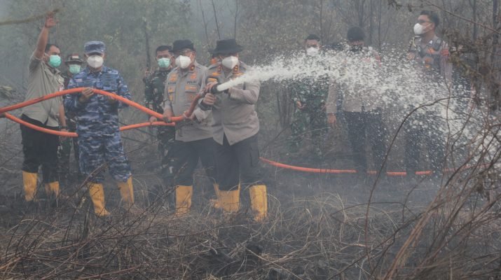 Karhutla Kalsel: Pemerintah Targetkan Tiga Titik Utama Padam dalam Dua Pekan, Luasan Terdampak Capai 1.100 Hektare