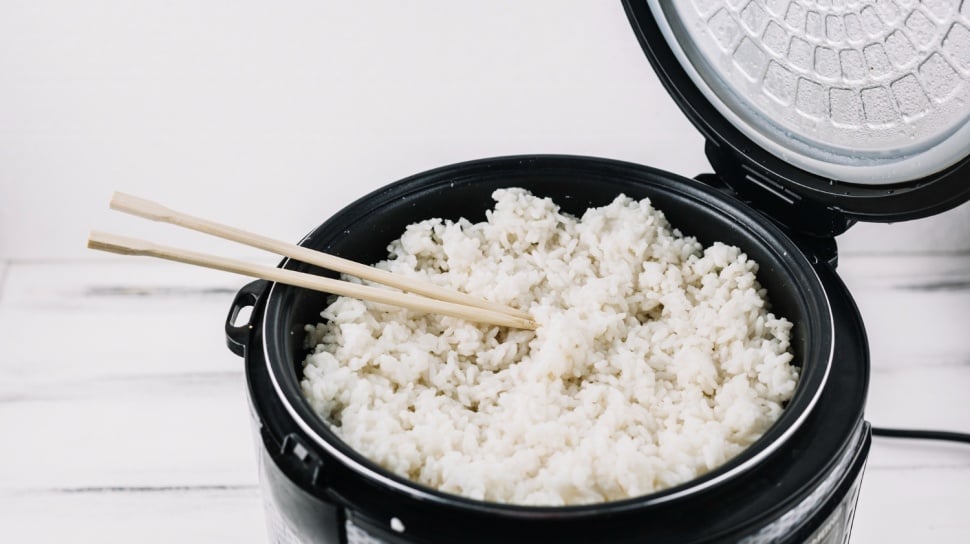7 Smart Rice Cooker Terbaik di Indonesia, Nasi Pulen hingga Rendah Gula
