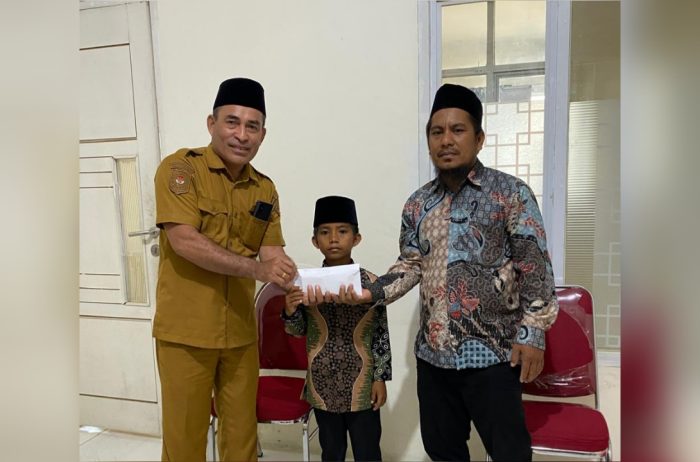 Pemkab Morotai Serahkan Bantuan Rp 10 Juta untuk Qori Nasrullah Ahmad yang Tampil di MTQ Nasional 2026