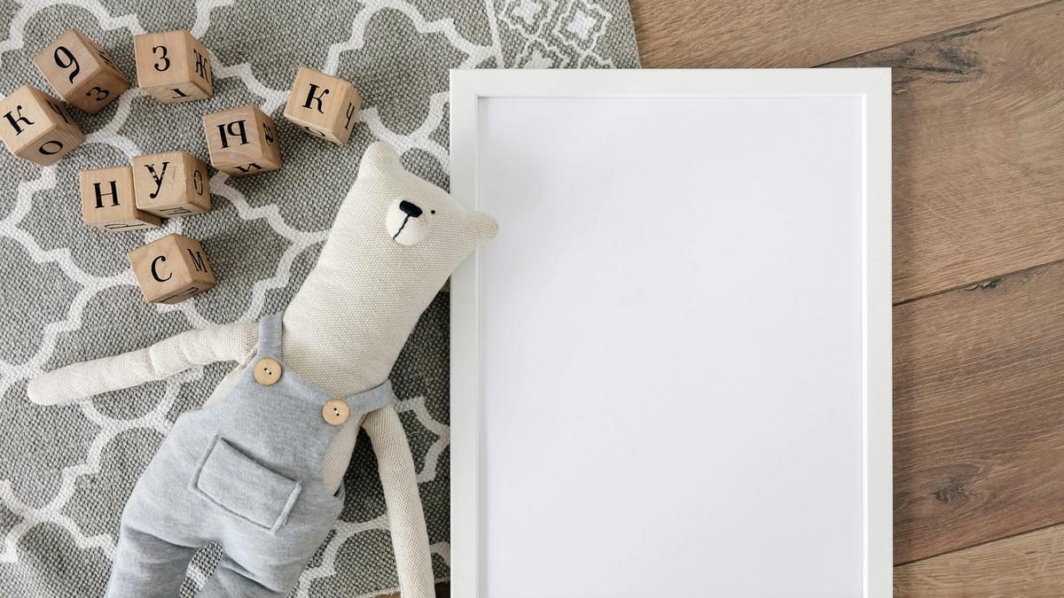 Beige Mom Aesthetic untuk Bayi: Manfaat Warna Netral dan Risiko Stimulasinya