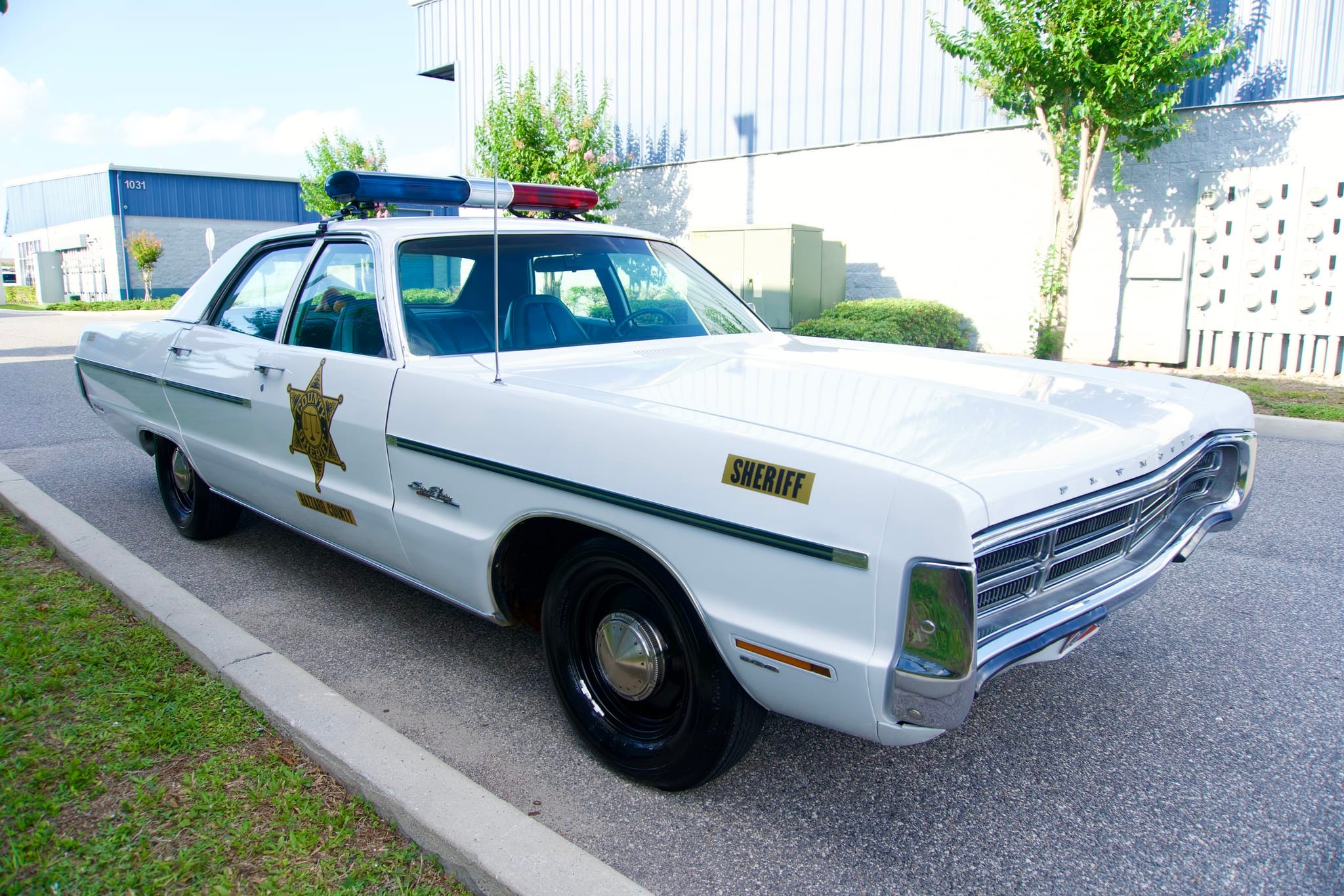 Plymouth Sport Fury 1971 Ala Polisi Hazzard County Meriahkan Lelang Bring a Trailer