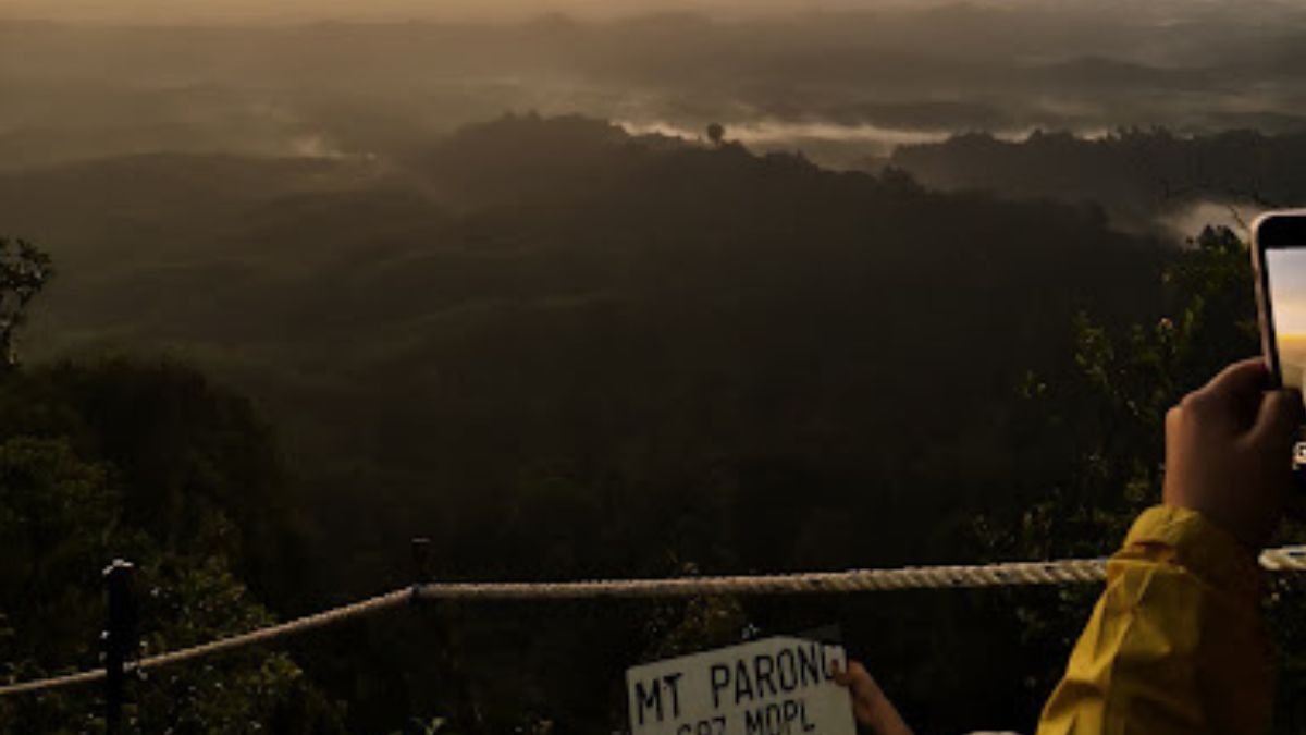 Gunung Parung IKN: Hiking Rp 142 Ribu, Lihat Milky Way di Puncak Tertinggi Ibu Kota