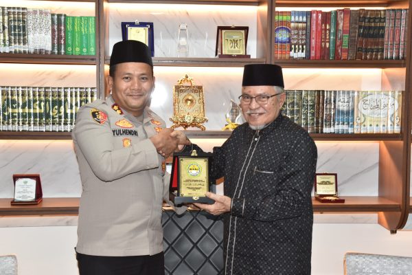 Kapolres Bireuen Temui Abu Mudi dan Waled Nu di Samalanga, Perkuat Sinergi Jaga Kamtibmas