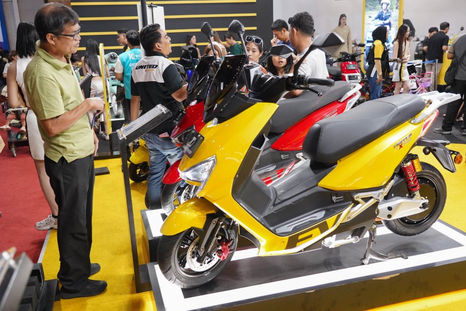 Pembiayaan Motor Listrik Naik 34,7% Jadi Rp 24,6 Triliun, Risiko Baterai Bayangi
