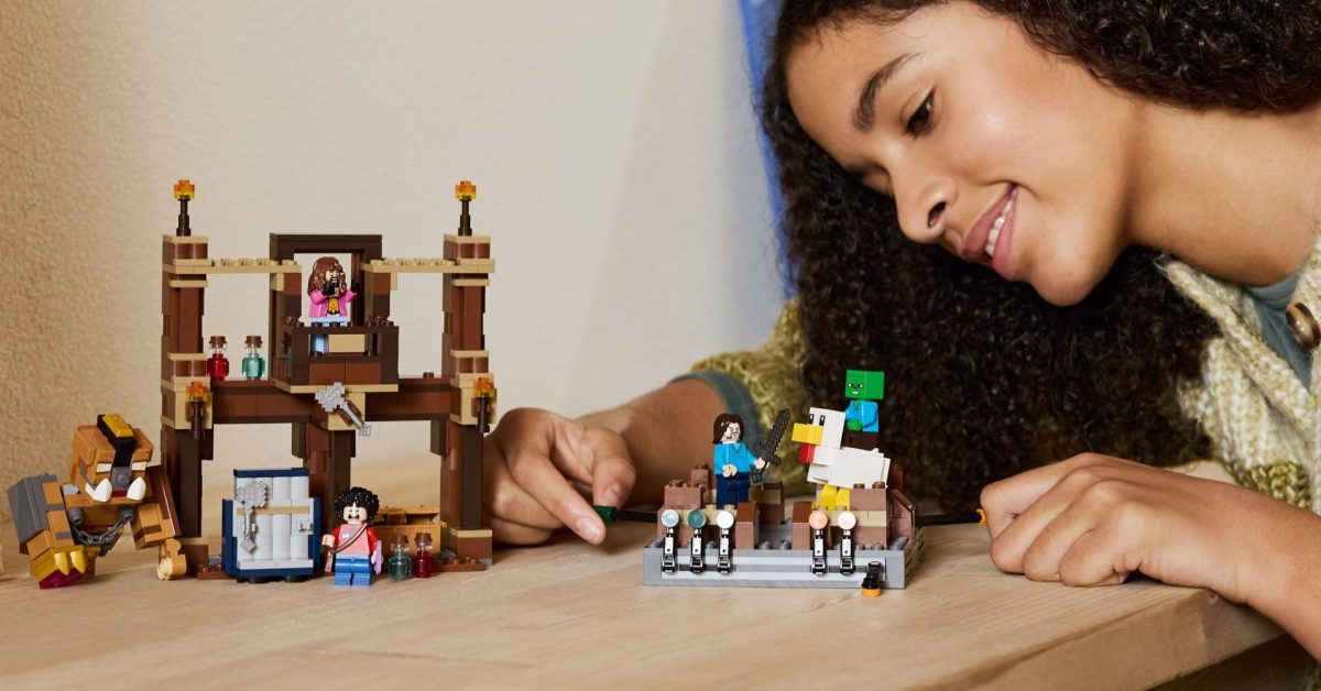 LEGO Minecraft Woodland Mansion Fighting Ring Turun Harga Jadi Rp 448 Ribu