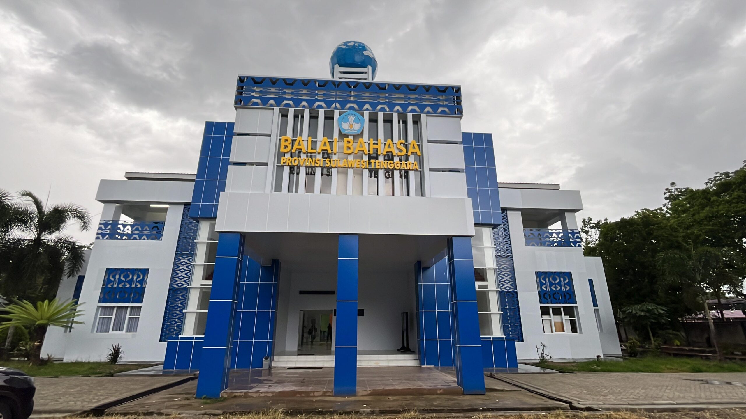 Balai Bahasa Sultra Bagikan 131.500 Buku GLN ke 592 SD dan SMP di 17 Kabupaten Kota, Ini Rincian Alokasinya