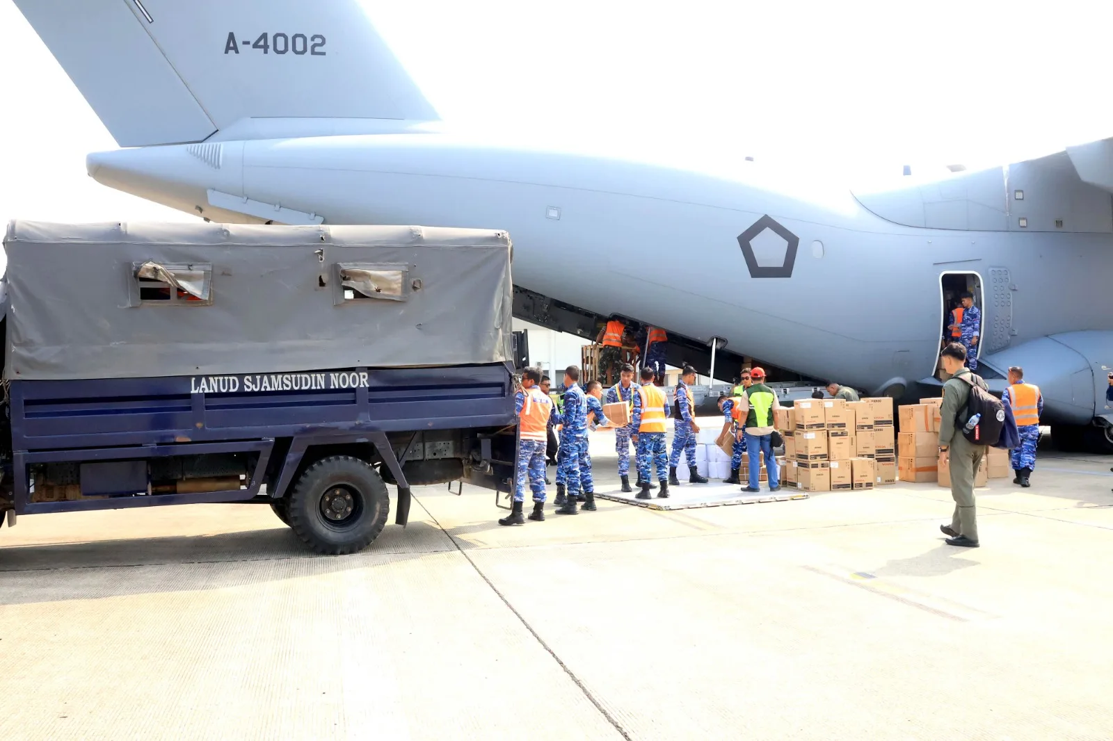TNI AU Kerahkan Pesawat Angkut Berat Airbus A-400M Angkut 50 Pompa Air Bantuan Karhutla ke Kalsel