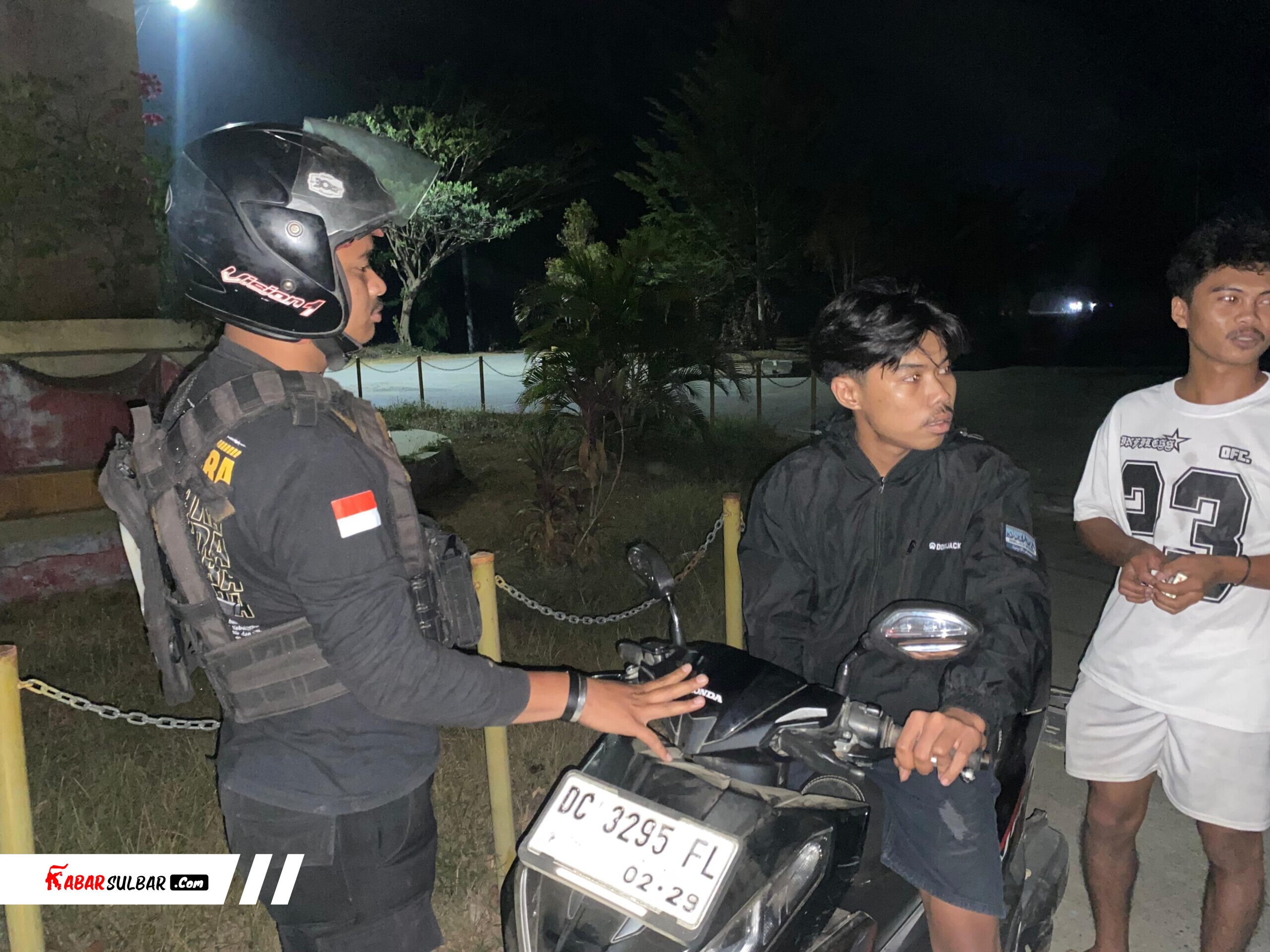 Sat Samapta Polres Mamuju Tengah Patroli ke Pasar Topoyo dan Wisma Syariah, Imbau Warga Waspada Curat dan Balap Liar