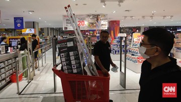 Tangga Lipat Aluminium Rp1,19 Juta di Transmart, Diskon 44% Hari Ini Saja