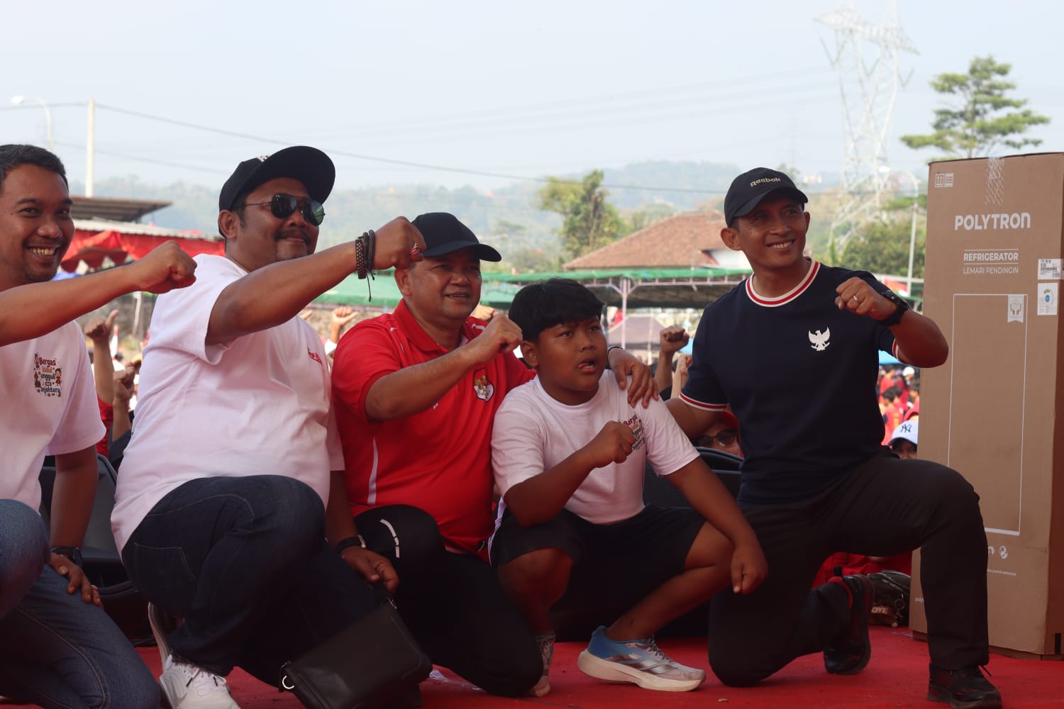 Bendera Merah Putih 400 Meter Diarak Warga Bergas Kidul, Bupati Semarang Sebut Simbol Persatuan