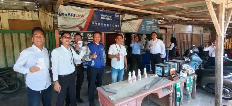 BRI Unit Bandar Bintuhan Akuisisi 30 QRIS untuk Pedagang Pasar Inpres, Transaksi Non-Tunai Makin Ramai