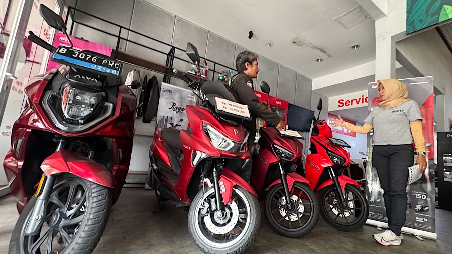 Insentif Motor Listrik Rp3 Juta: Selisih Harga dengan Motor BBM Masih Jadi Tembok Utama