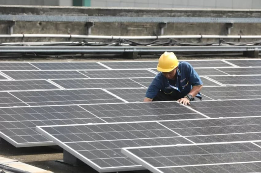 Danantara Siap Ambil Alih Proyek PLTS 100 GW Jika Swasta Tak Berminat