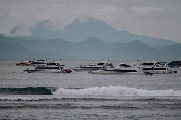 BMKG Peringatkan Gelombang Laut hingga 4 Meter di Perairan Selatan Bali, Nelayan dan Wisatawan Diminta Waspada